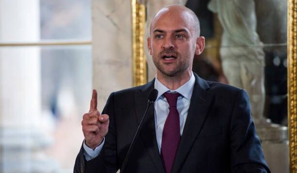 West should 'not set red lines' on providing military support