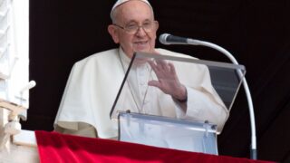 Pope Francis refers to Ukraine, Russia as 'brothers,' calls for