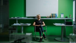 Arms procurement head should keep post, supervisory board says