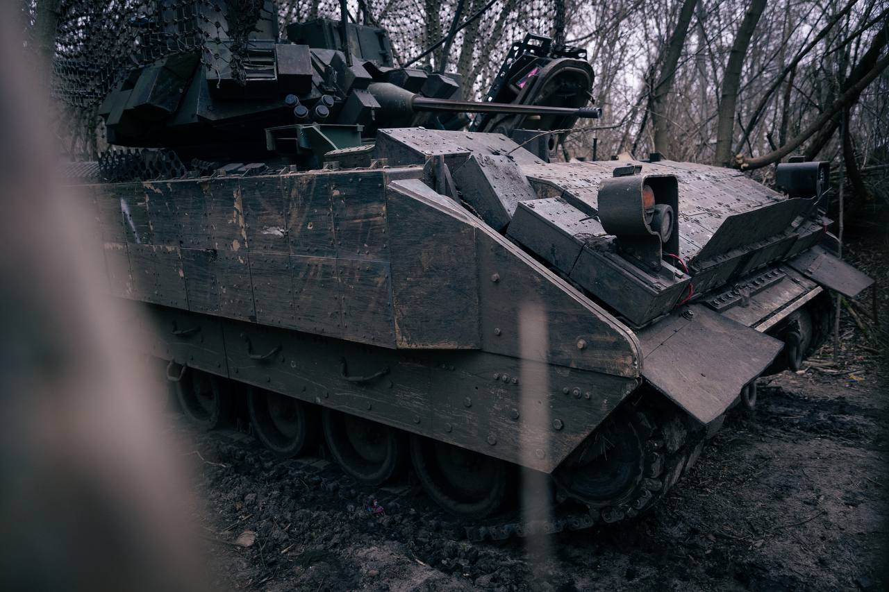 Forbes: Russians pray in Kursk as 33-ton Ukrainian Bradley meets them in church battle