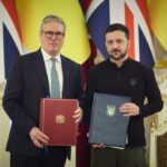 Prime Minister of the United Kingdom Keir Starmer (left) and President of Ukraine Volodymyr Zelenskyy (right). Photo via President.gov.ua.