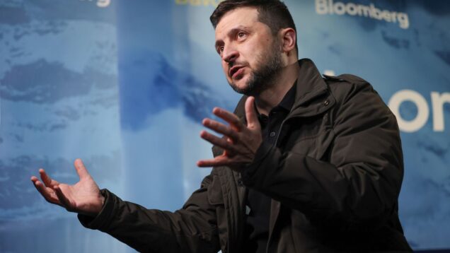 Zelensky clarifies comment on 200,000 peacekeepers, says figure depends on